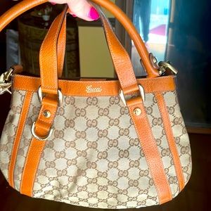 Gucci Brown Purse 👜